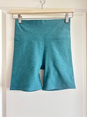 Vuori Clean Elevation Shorty Green Size XXL NWOT